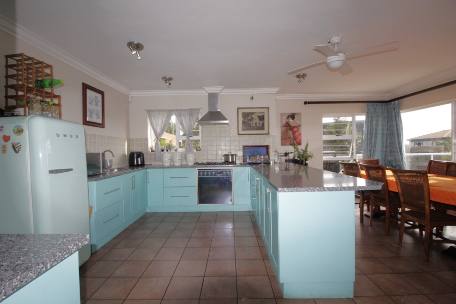 3 Bedroom Property for Sale in Wavecrest Eastern Cape